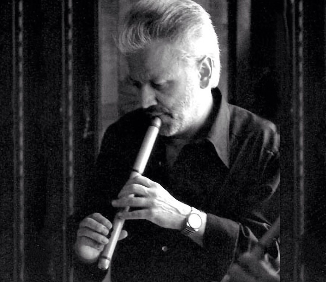 Lars Nilsson playing the quena
